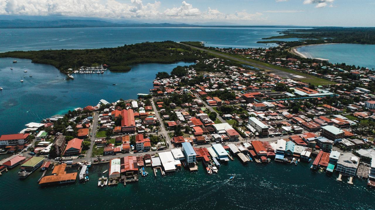 Готель Azul Bocas Town Екстер'єр фото